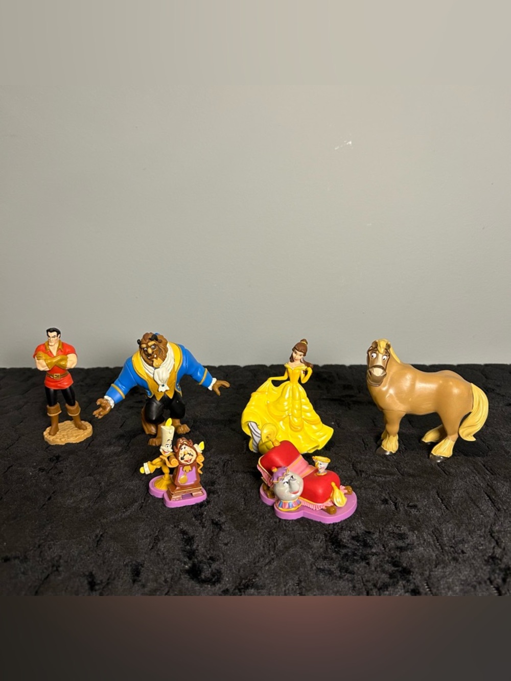Disney Beauty and the Beast 6 Piece Figure Set
Collectible Memorabilia